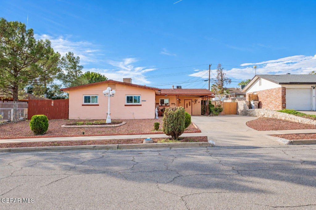 Photo of 6017 Isabella Drive, El Paso, TX 79912 (MLS # 951237)