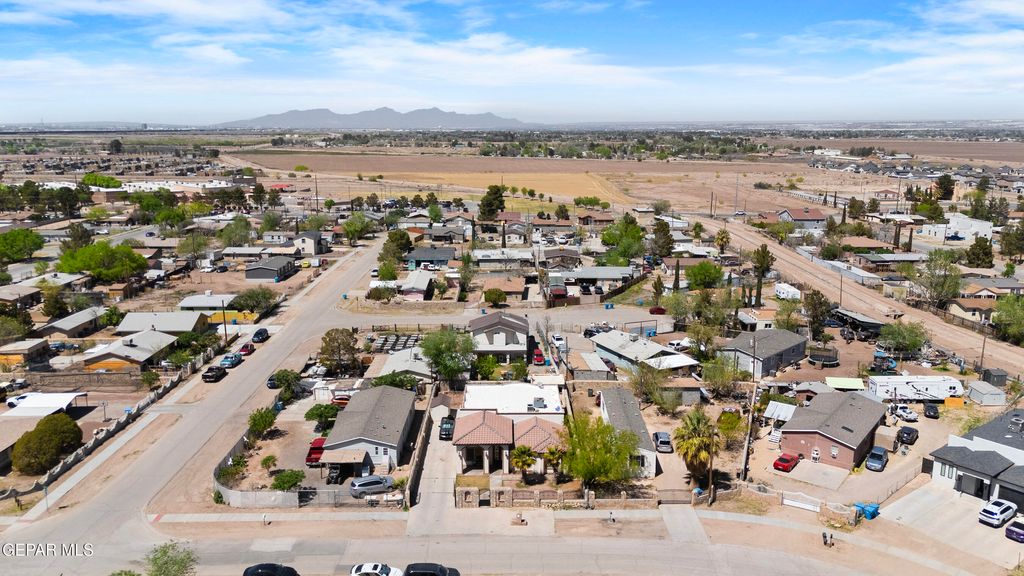 Photo of 11505 ELLEN Drive, Socorro, TX 79927 (MLS # 941123)