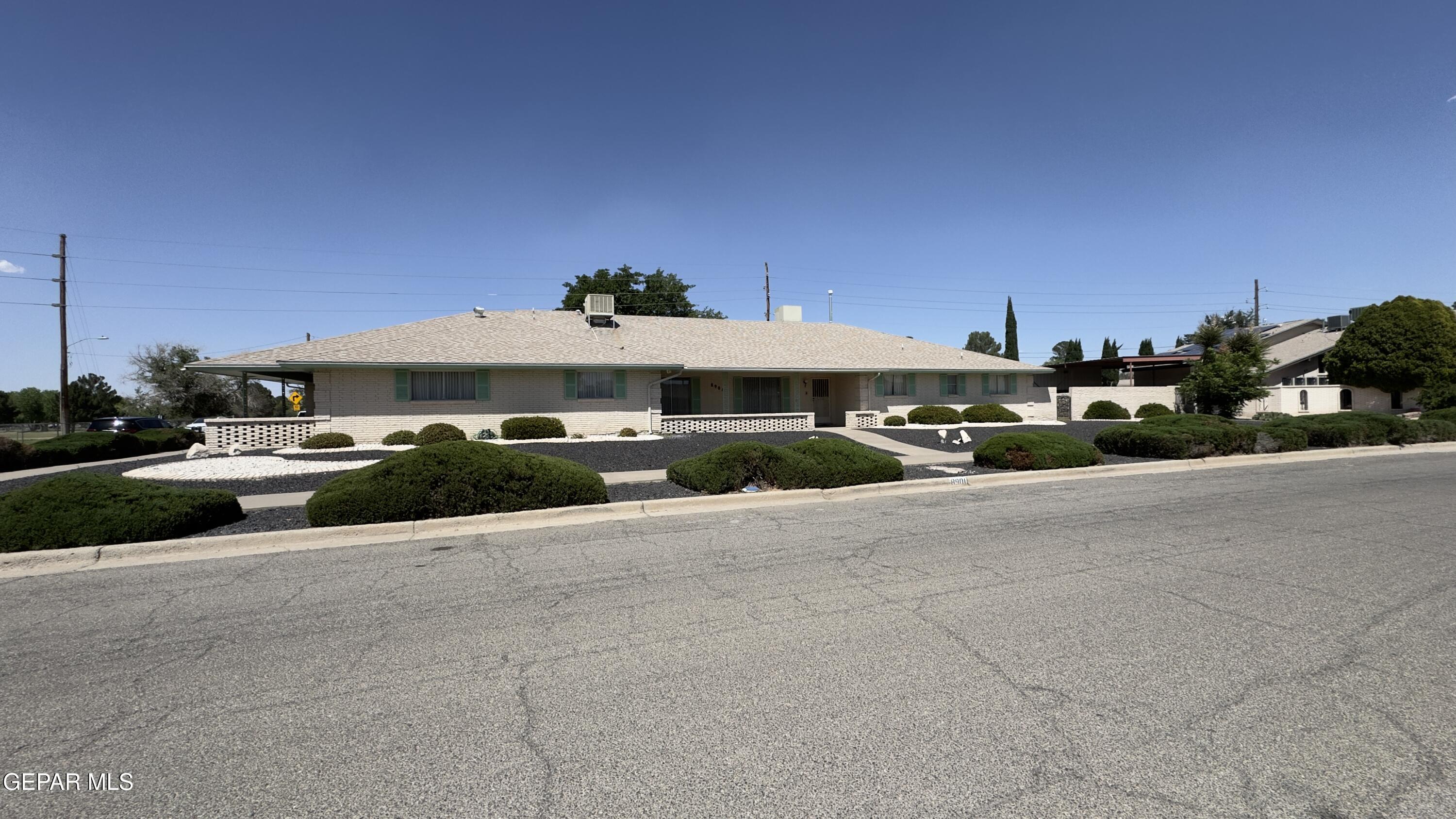 8901 PARKLAND Drive