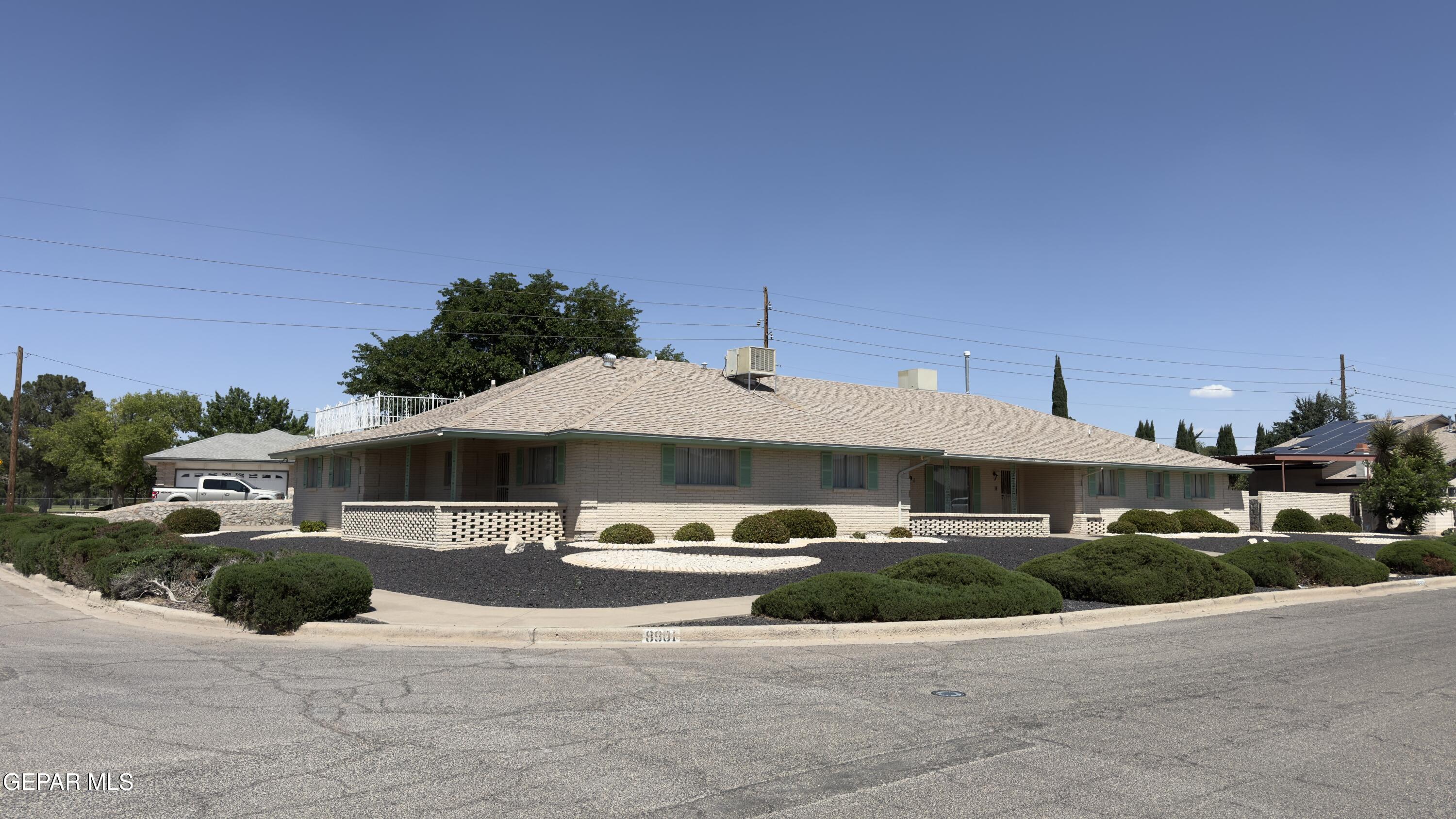 8901 PARKLAND Drive
