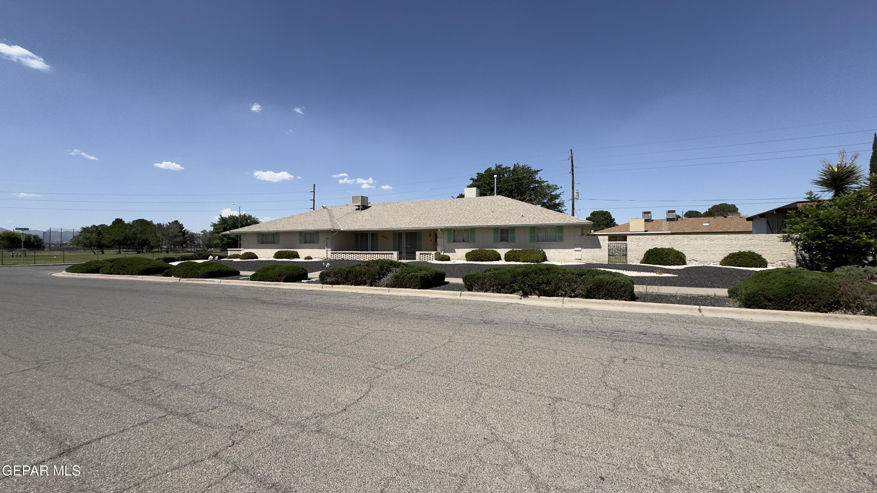 8901 PARKLAND Drive