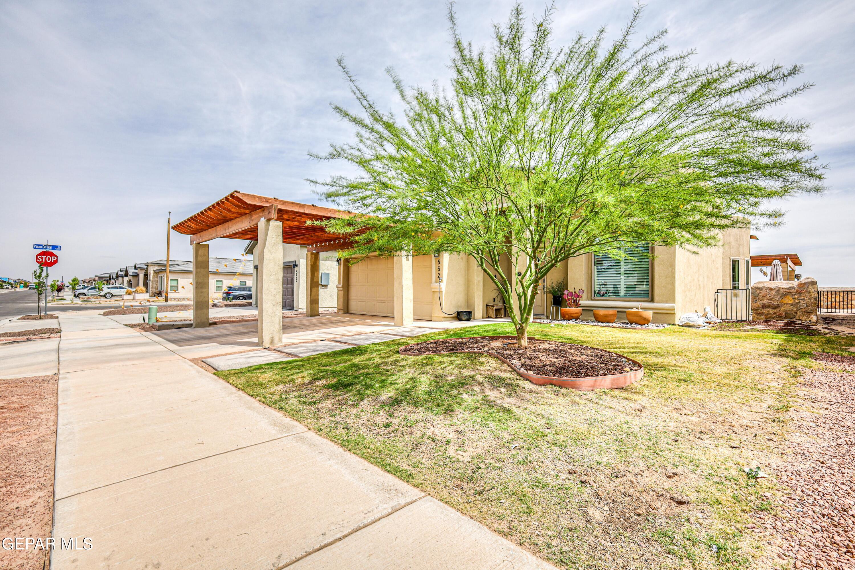 552 Paseo Dulce Avenue