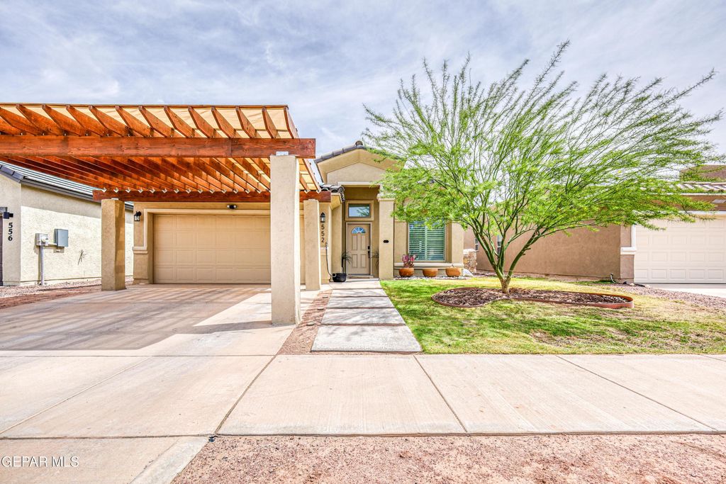 Photo of 552 Paseo Dulce Avenue, El Paso, TX 79928 (MLS # 941623)