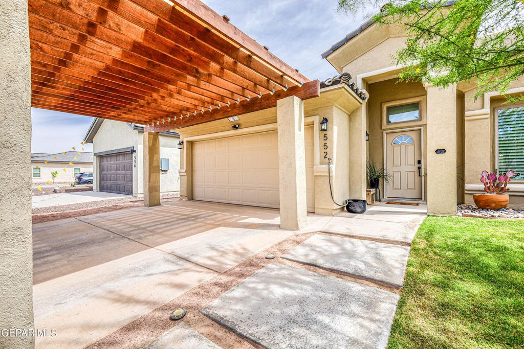 Photo of 552 Paseo Dulce Avenue, El Paso, TX 79928 (MLS # 941623)