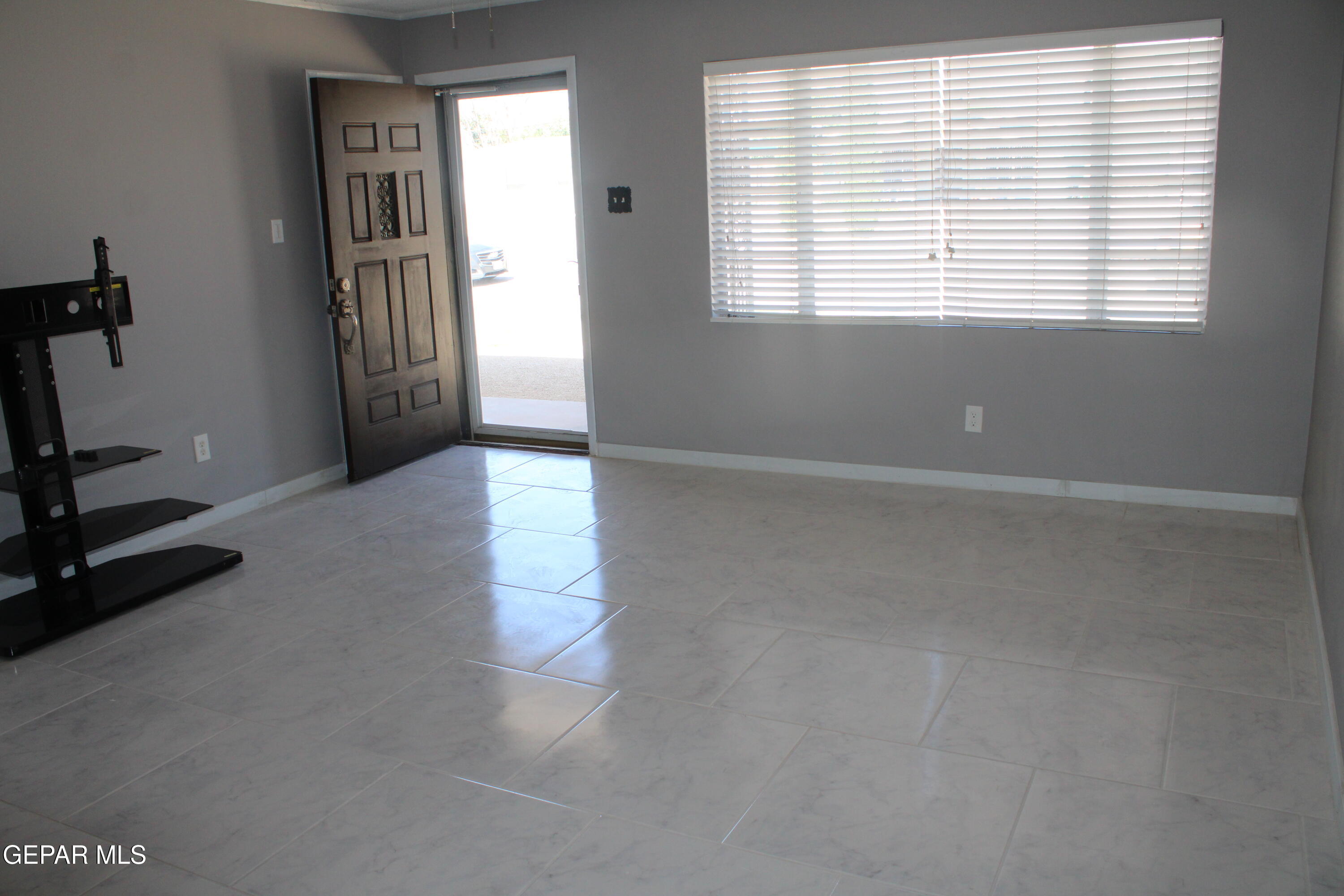 1507 DENNIS Circle