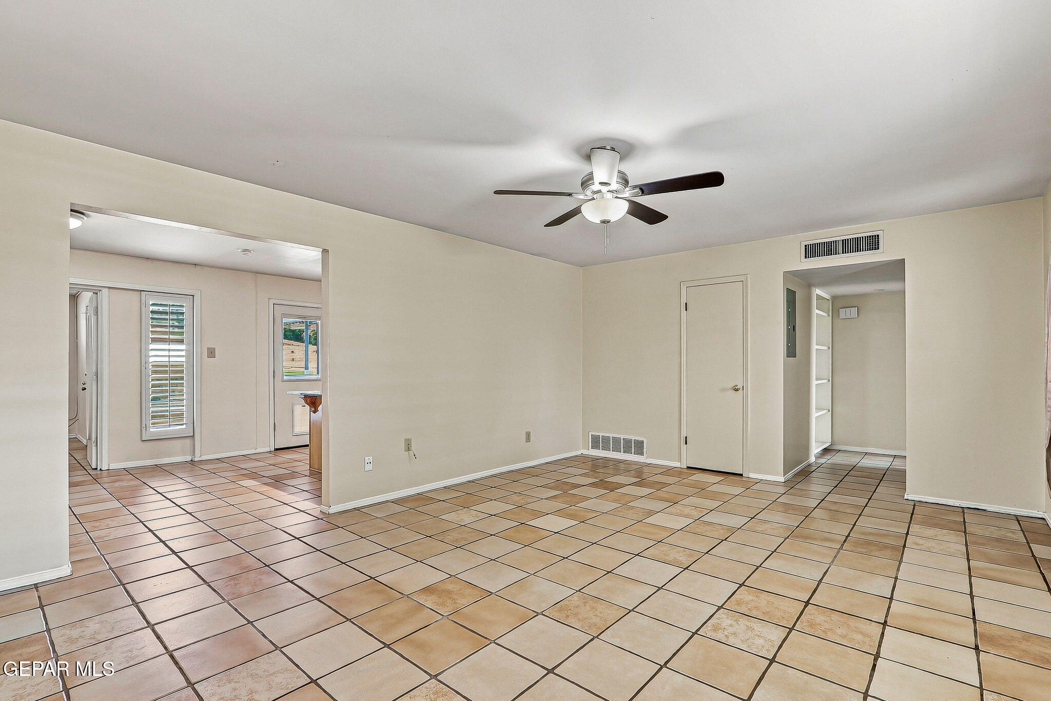 436 DE LEON Drive