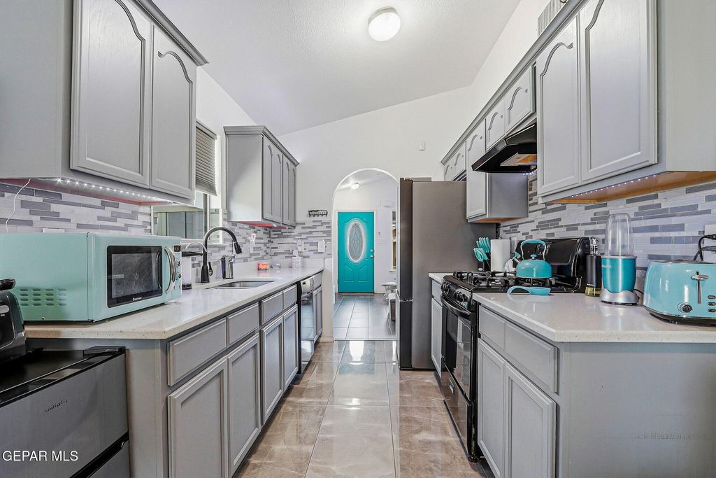 Photo of 12876 HUECO CAVE Drive, El Paso, TX 79938 (MLS # 942436)