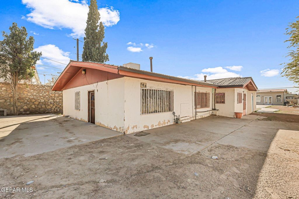 Photo of 148 CHAMPIE Lane, El Paso, TX 79915 (MLS # 934747)