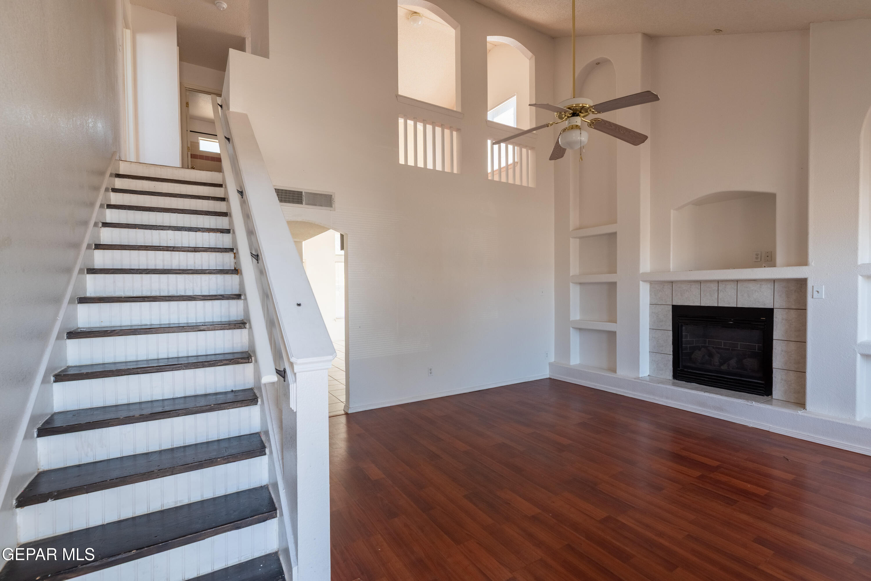 2212 TIERRA DE ORO Way