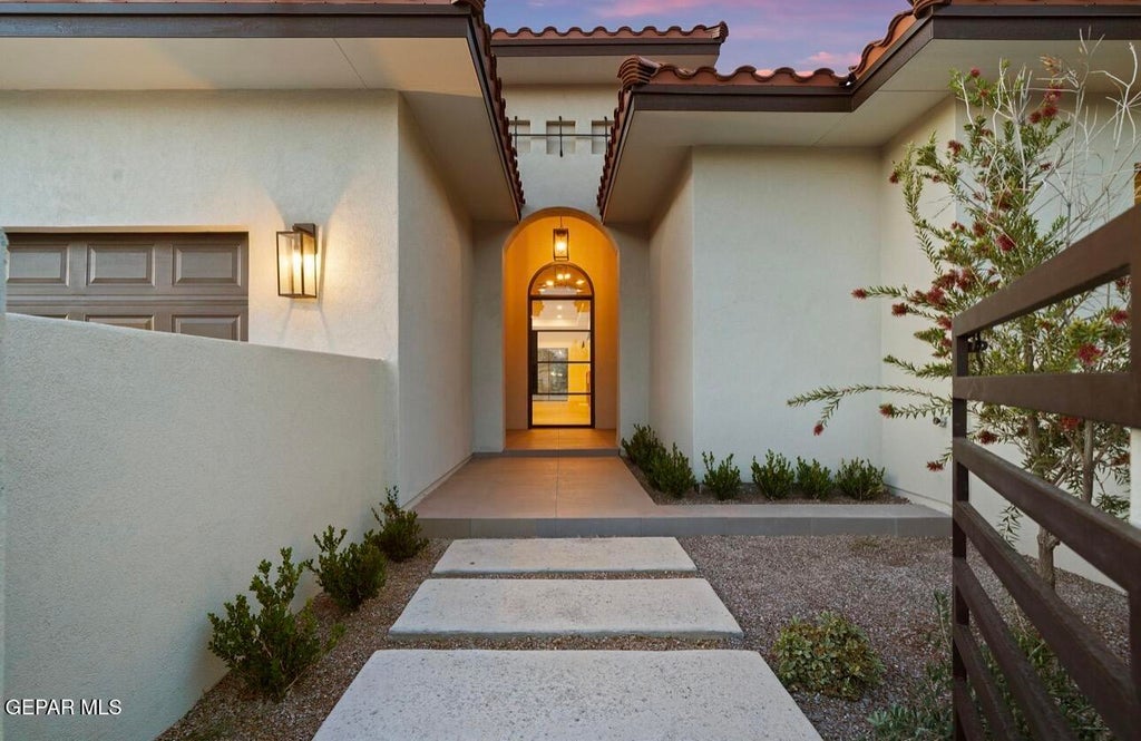 Photo of 6609 HERMOSO DEL SOL Drive, El Paso, TX 79911 (MLS # 943118)