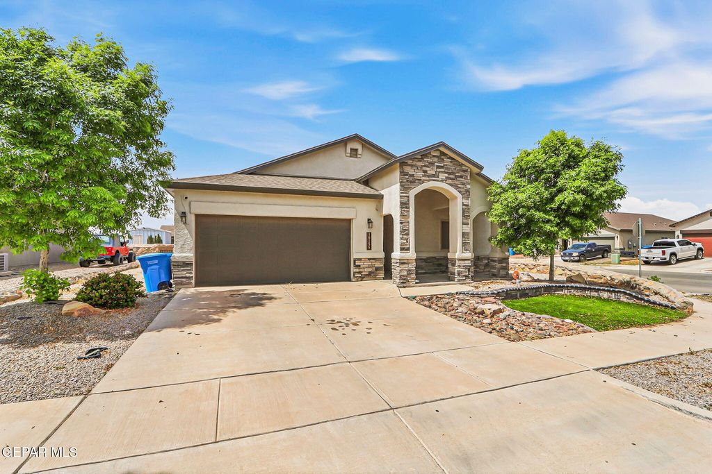 Photo of 10155 Hueco Junction Junction, Socorro, TX 79927 (MLS # 942495)