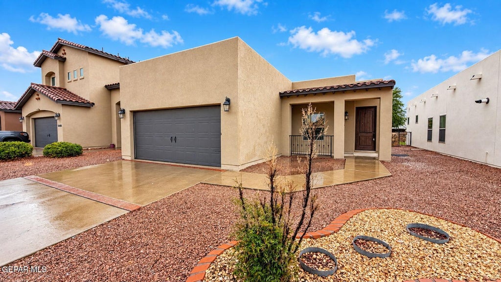 Photo of 13494 LAWKLAND Street, Horizon City, TX 79928 (MLS # 951765)