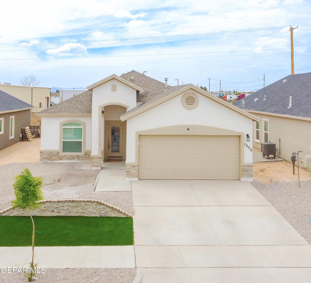 Photo of 1253 Indigo Sky Street, Horizon City, TX 79928 (MLS # 943525)