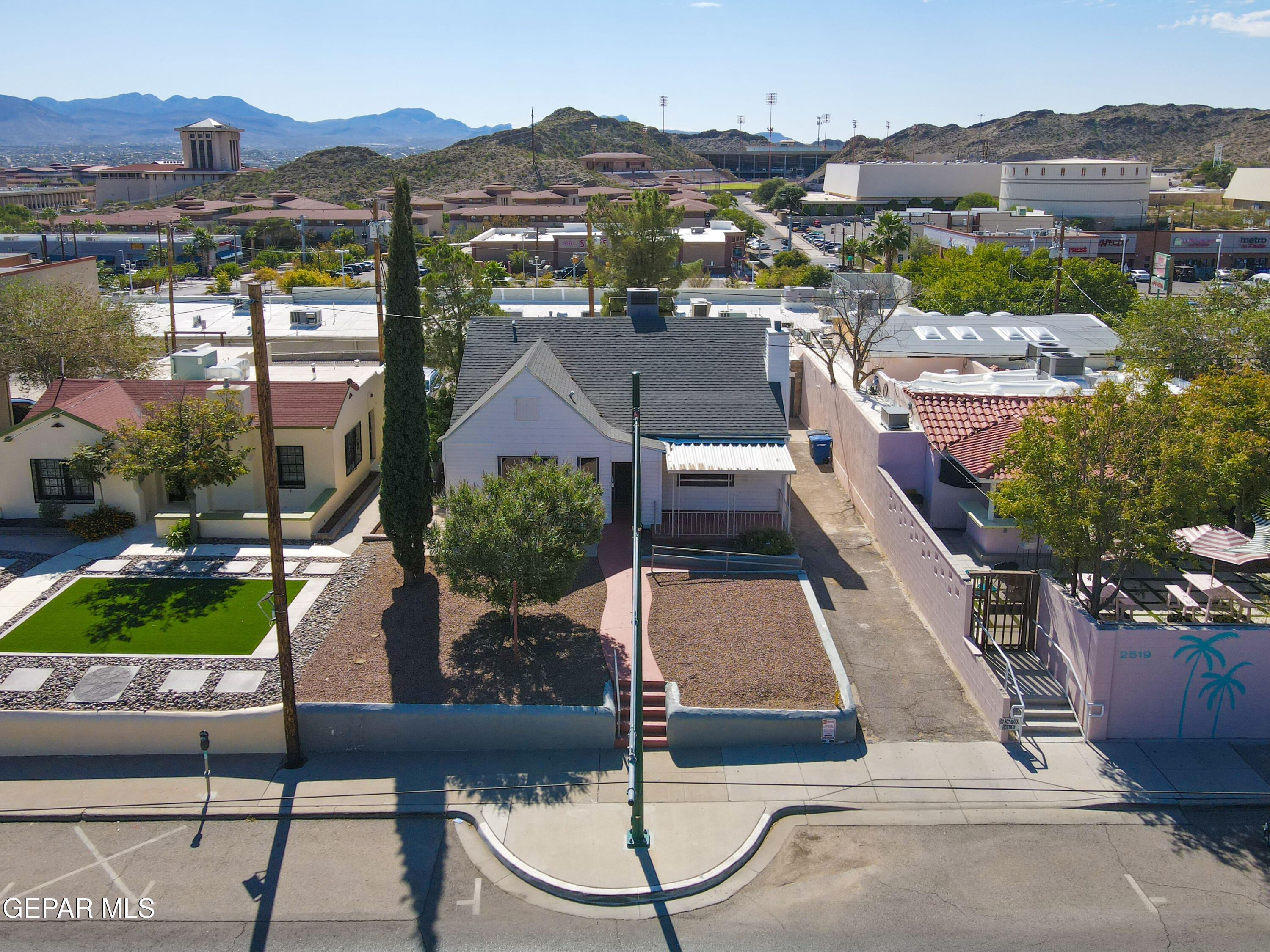 2515 N STANTON Street