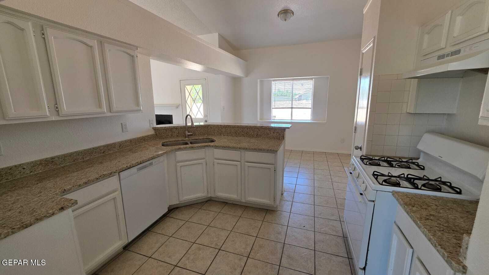 1529 PLAZA VERDE Drive