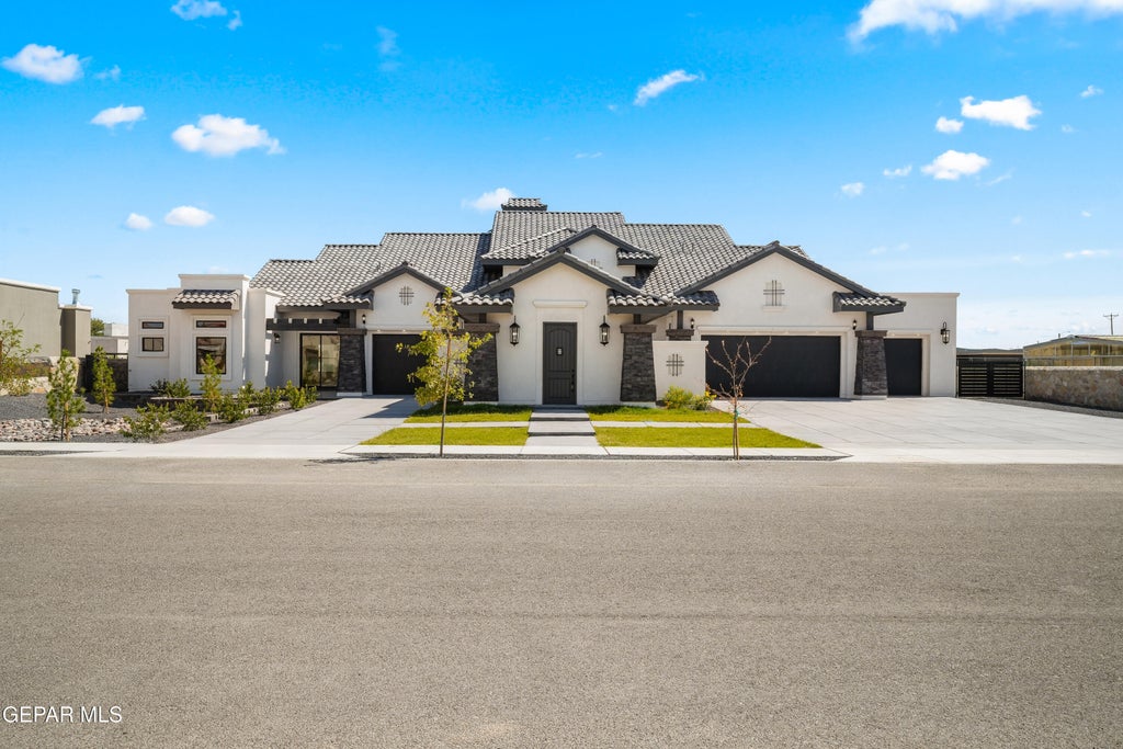 Photo of 410 Del Rio View Drive, El Paso, TX 79932 (MLS # 950522)