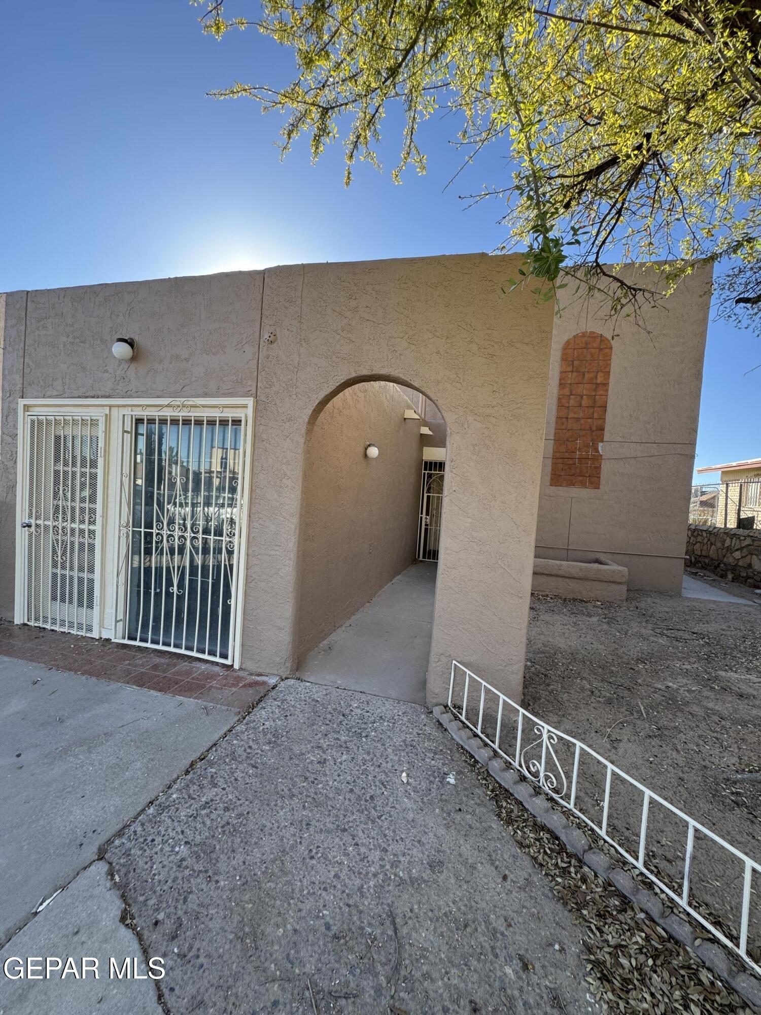 943 Montera Road