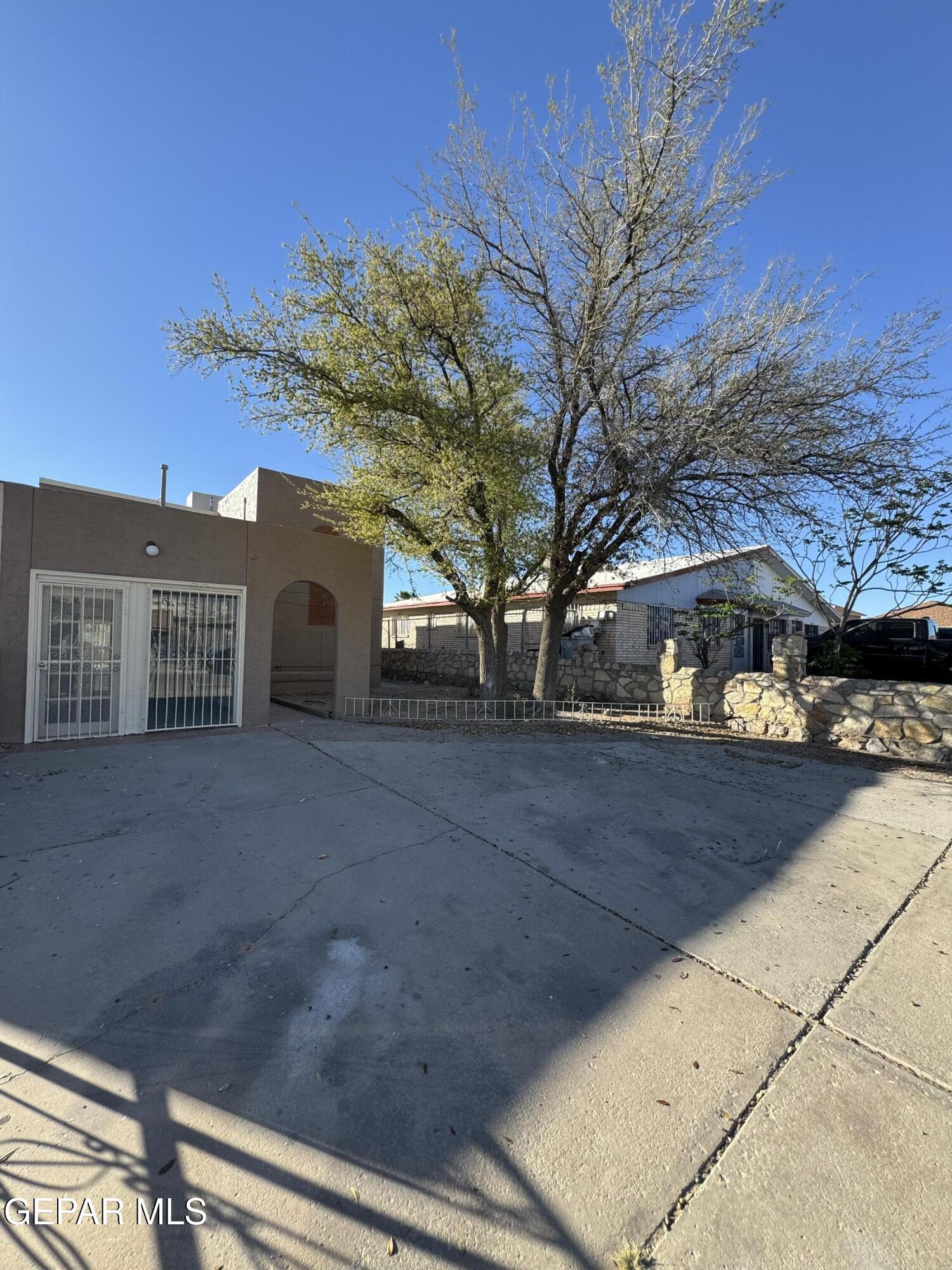 943 Montera Road