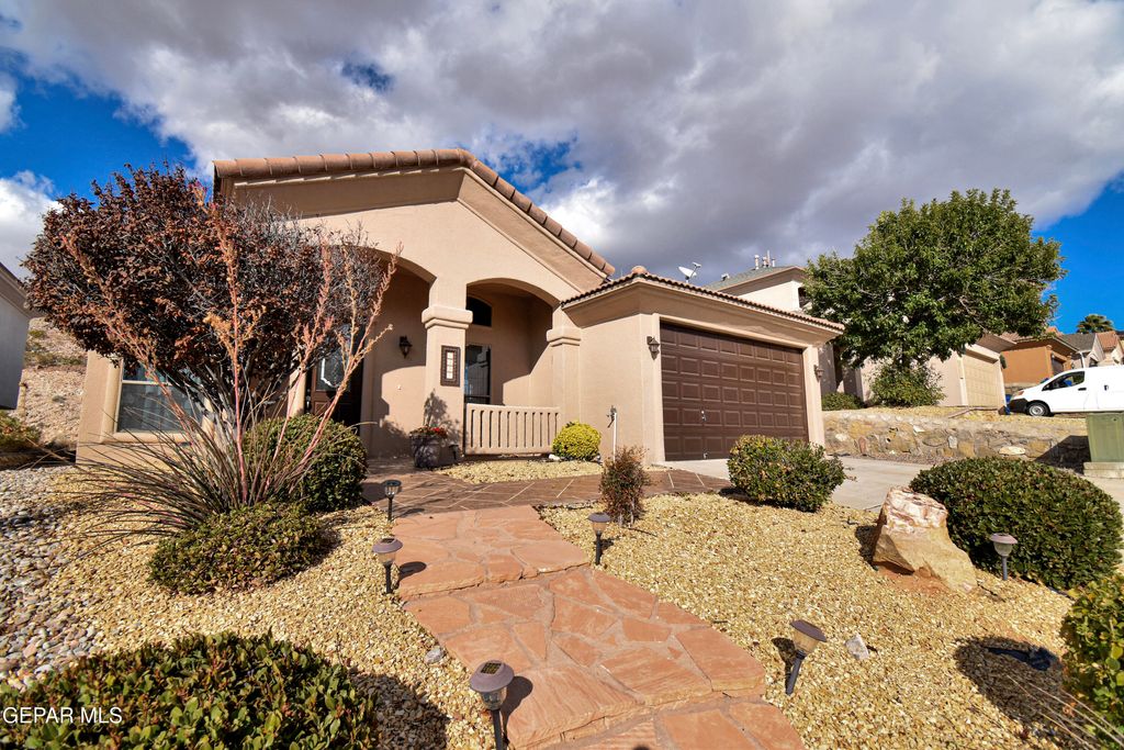 Photo of 6337 Franklin Gate Drive, El Paso, TX 79912 (MLS # 944419)