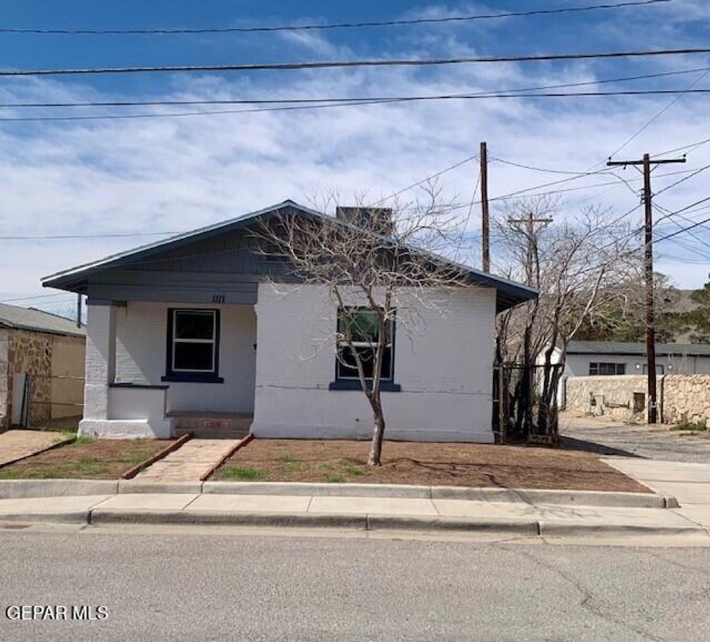 Photo of 1111 N BOONE Street, El Paso, TX 79903 (MLS # 940225)
