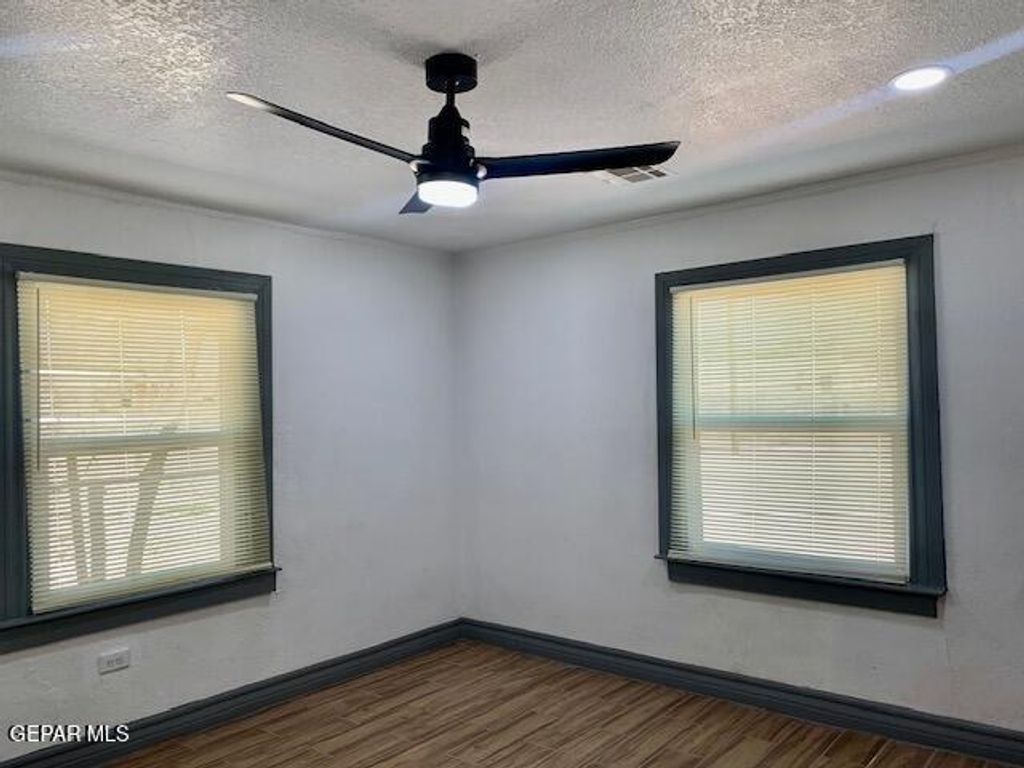 Photo of 1111 N BOONE Street, El Paso, TX 79903 (MLS # 940225)