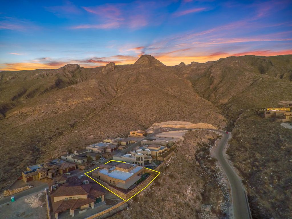 Photo of 440 MAJESTIC MOUNTAIN Drive, El Paso, TX 79912 (MLS # 939946)