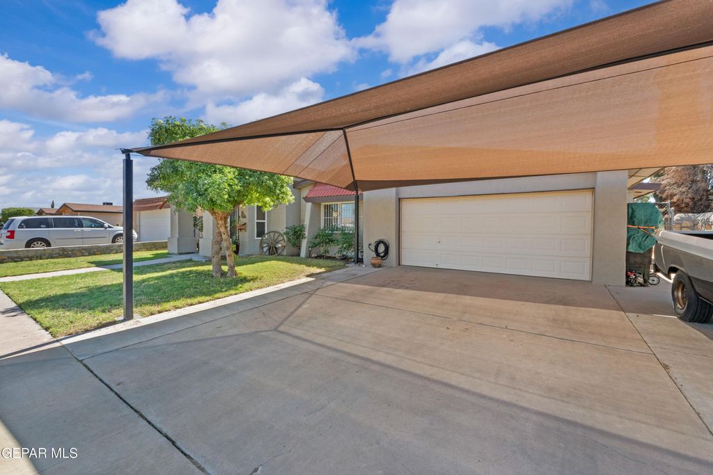 Photo of 10624 CORALSTONE Drive, El Paso, TX 79925 (MLS # 941095)