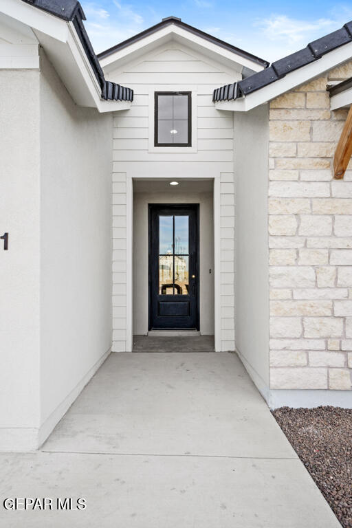 609 Curleaf Court