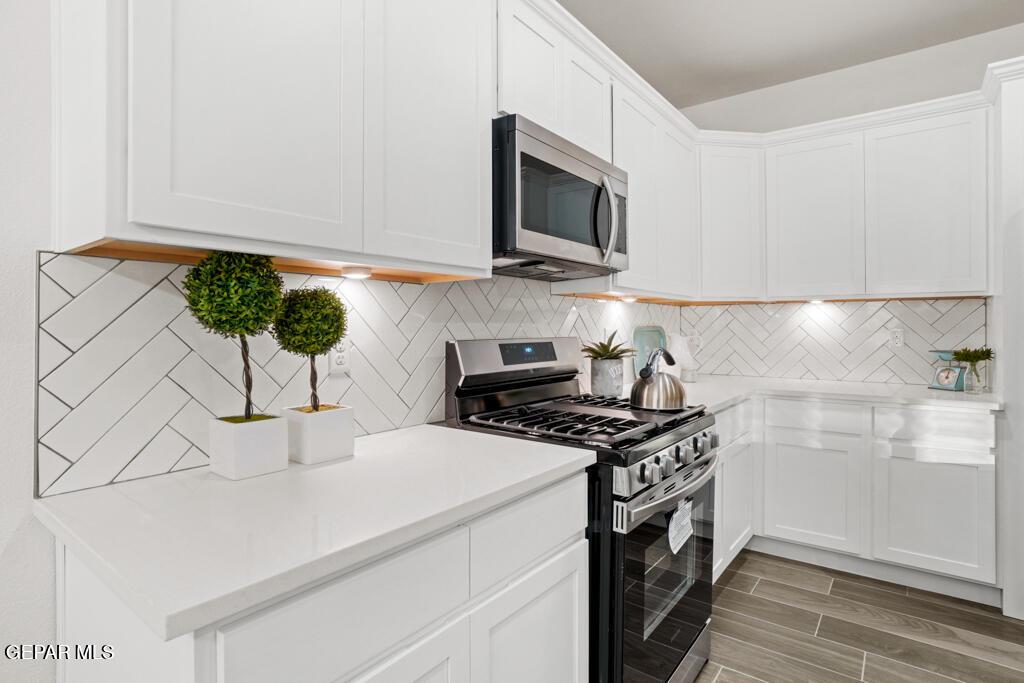 609 Curleaf Court