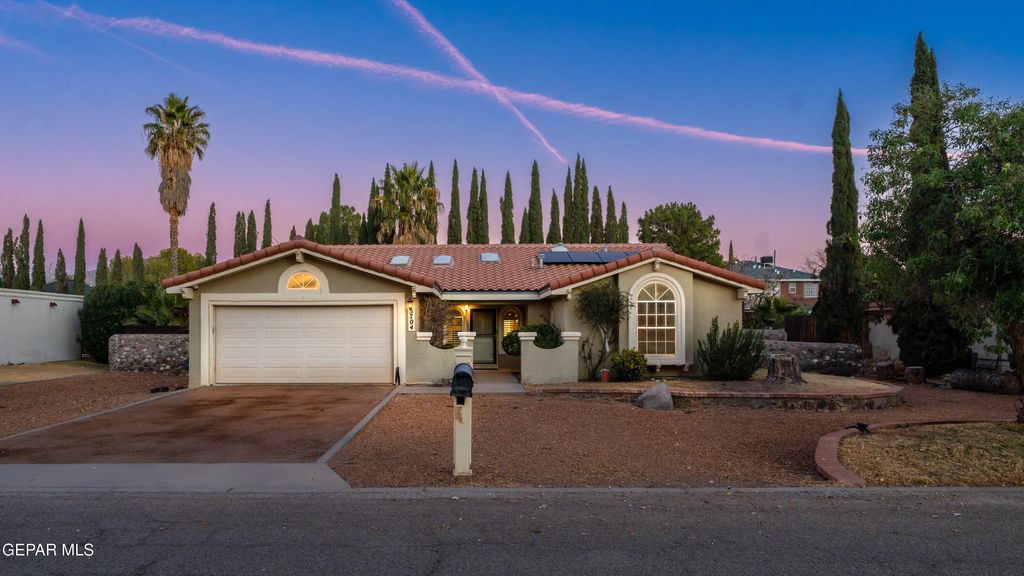 Photo of 5704 VERDE LAGOS Place, El Paso, TX 79932 (MLS # 936658)