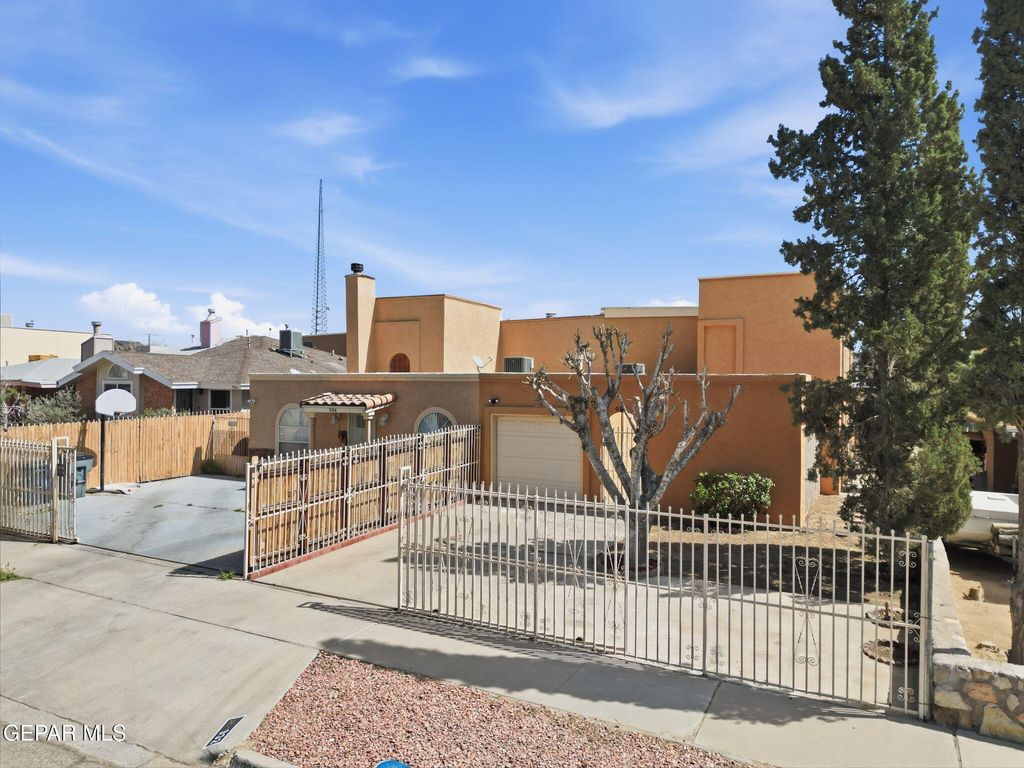 Photo of 932 DESTELLO Road, El Paso, TX 79907 (MLS # 940936)