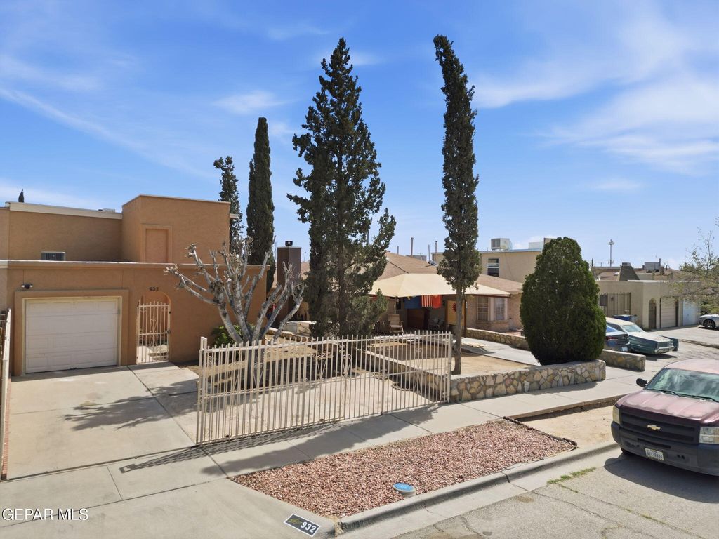 Photo of 932 DESTELLO Road, El Paso, TX 79907 (MLS # 940936)