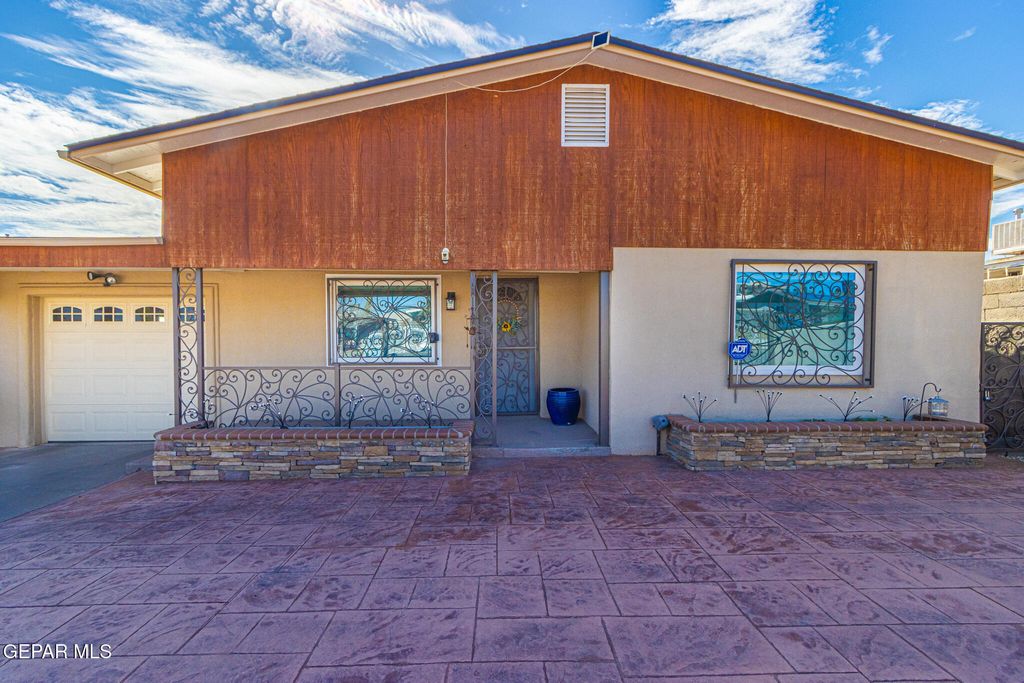 Photo of 6176 E YANDELL Drive, El Paso, TX 79905 (MLS # 937598)