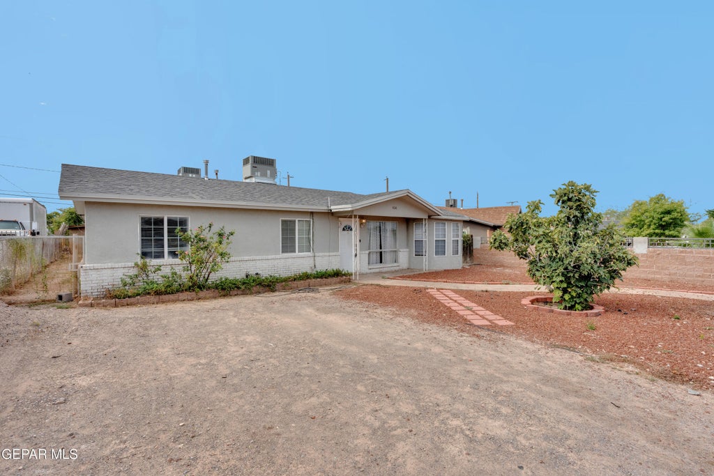 Photo of 808 TALBOT Avenue, Canutillo, TX 79835 (MLS # 951283)