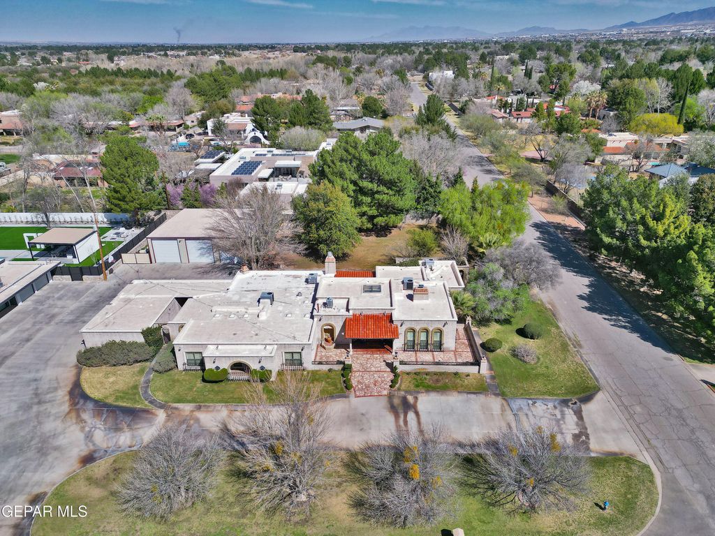 Photo of 801 Camino De Paz Court, El Paso, TX 79922 (MLS # 940133)