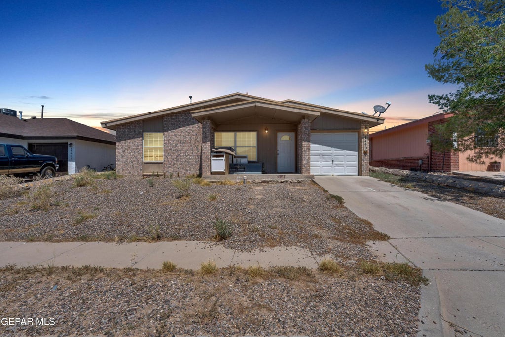 Photo of 14409 Colina Corona Drive, Horizon City, TX 79928 (MLS # 950501)