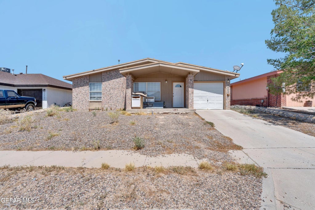 Photo of 14409 Colina Corona Drive, Horizon City, TX 79928 (MLS # 950501)