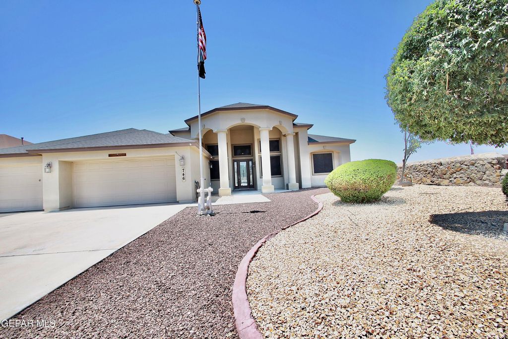 Photo of 746 GOLD BEACH Drive, Canutillo, TX 79835 (MLS # 944128)