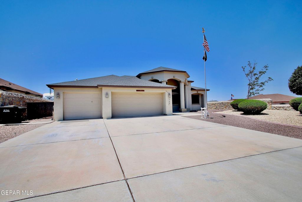 Photo of 746 GOLD BEACH Drive, Canutillo, TX 79835 (MLS # 944128)