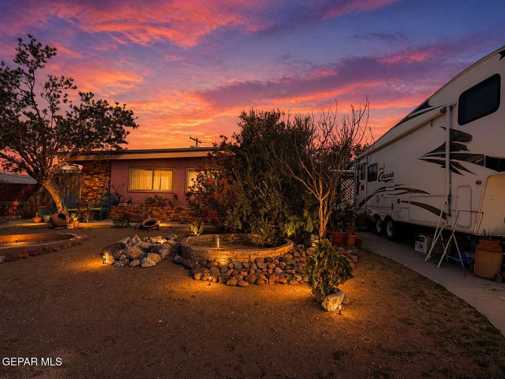 Photo of 409 RIDGEMONT Drive, El Paso, TX 79912 (MLS # 942582)