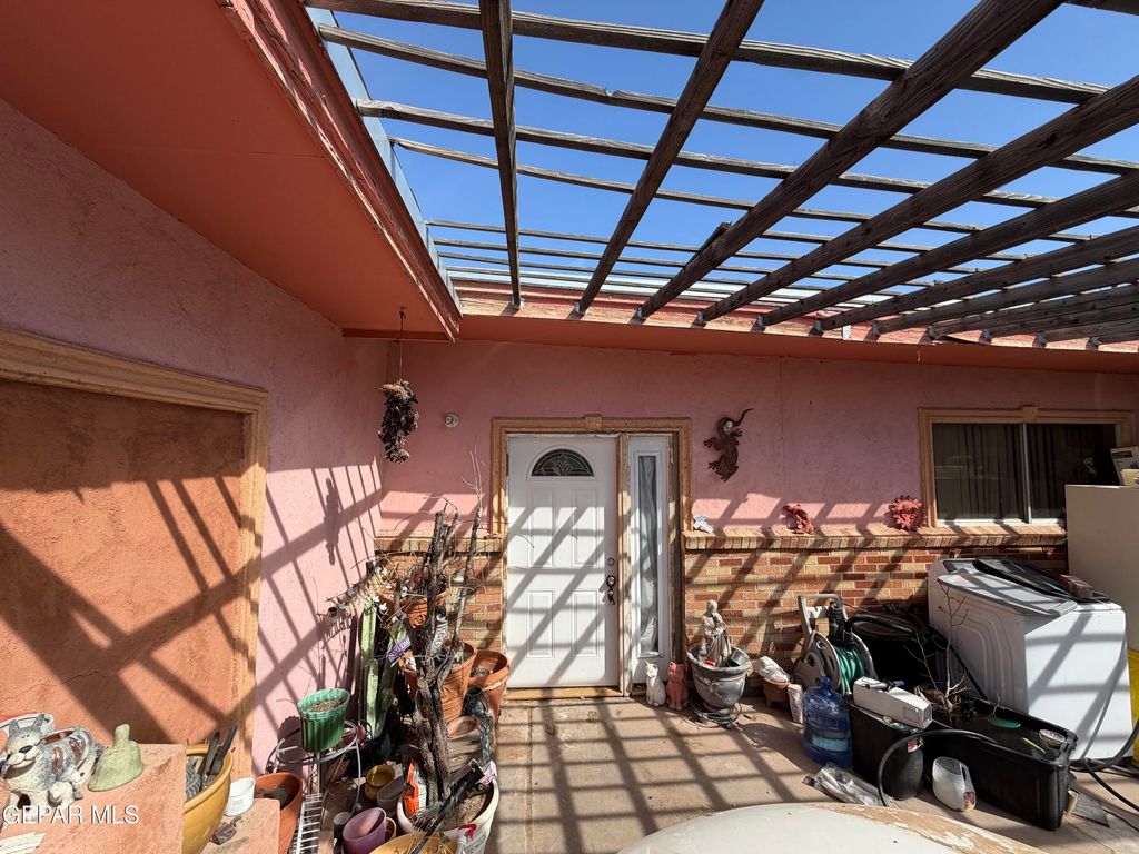 Photo of 409 RIDGEMONT Drive, El Paso, TX 79912 (MLS # 942582)