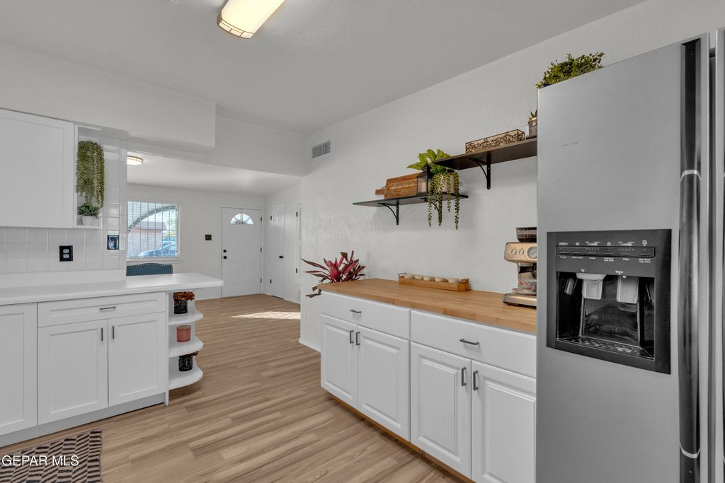 Photo of 724 SPALDING Way, El Paso, TX 79907 (MLS # 942435)