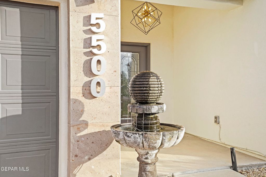 Photo of 5500 VALLEY OAK Drive, El Paso, TX 79932 (MLS # 934695)