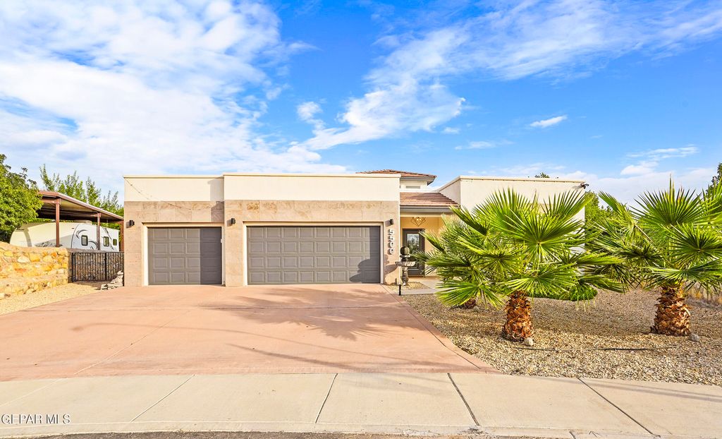 Photo of 5500 VALLEY OAK Drive, El Paso, TX 79932 (MLS # 934695)