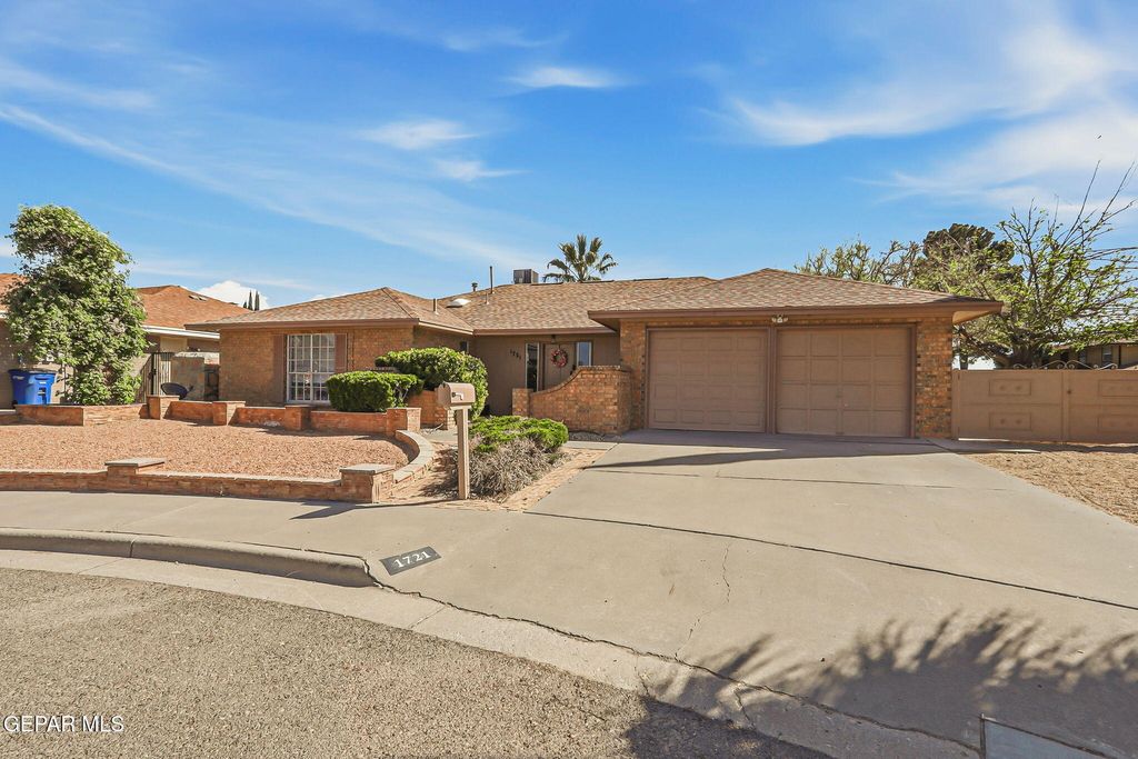 Photo of 1721 VISTA REAL Drive, El Paso, TX 79935 (MLS # 941040)