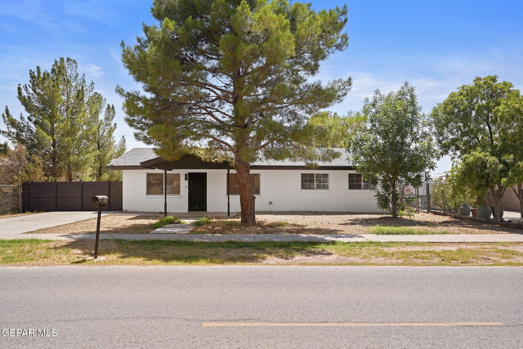 Photo of 10736 Donna marie Drive, Socorro, TX 79927 (MLS # 950963)