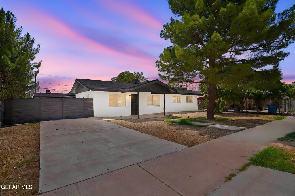 Photo of 10736 Donna marie Drive, Socorro, TX 79927 (MLS # 950963)