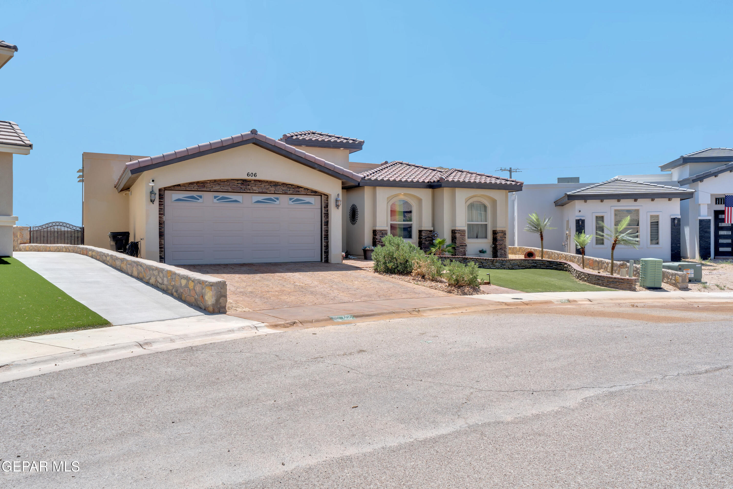 606 DARLINGTON Drive