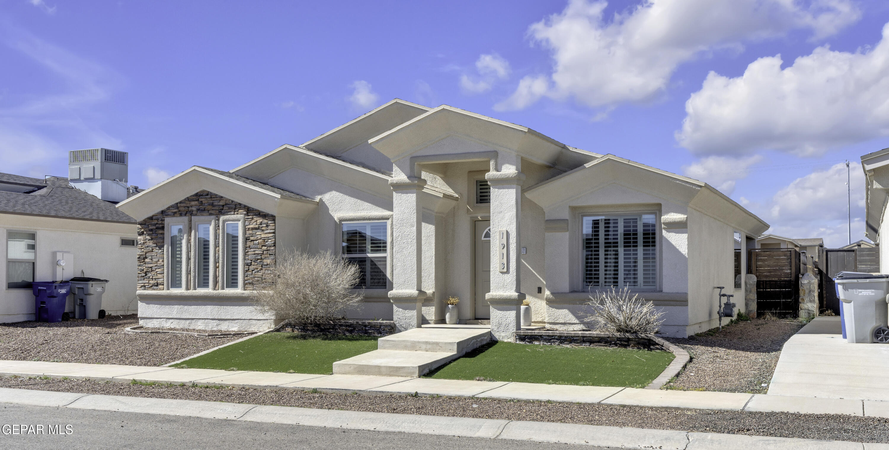 1913 William Caples Street