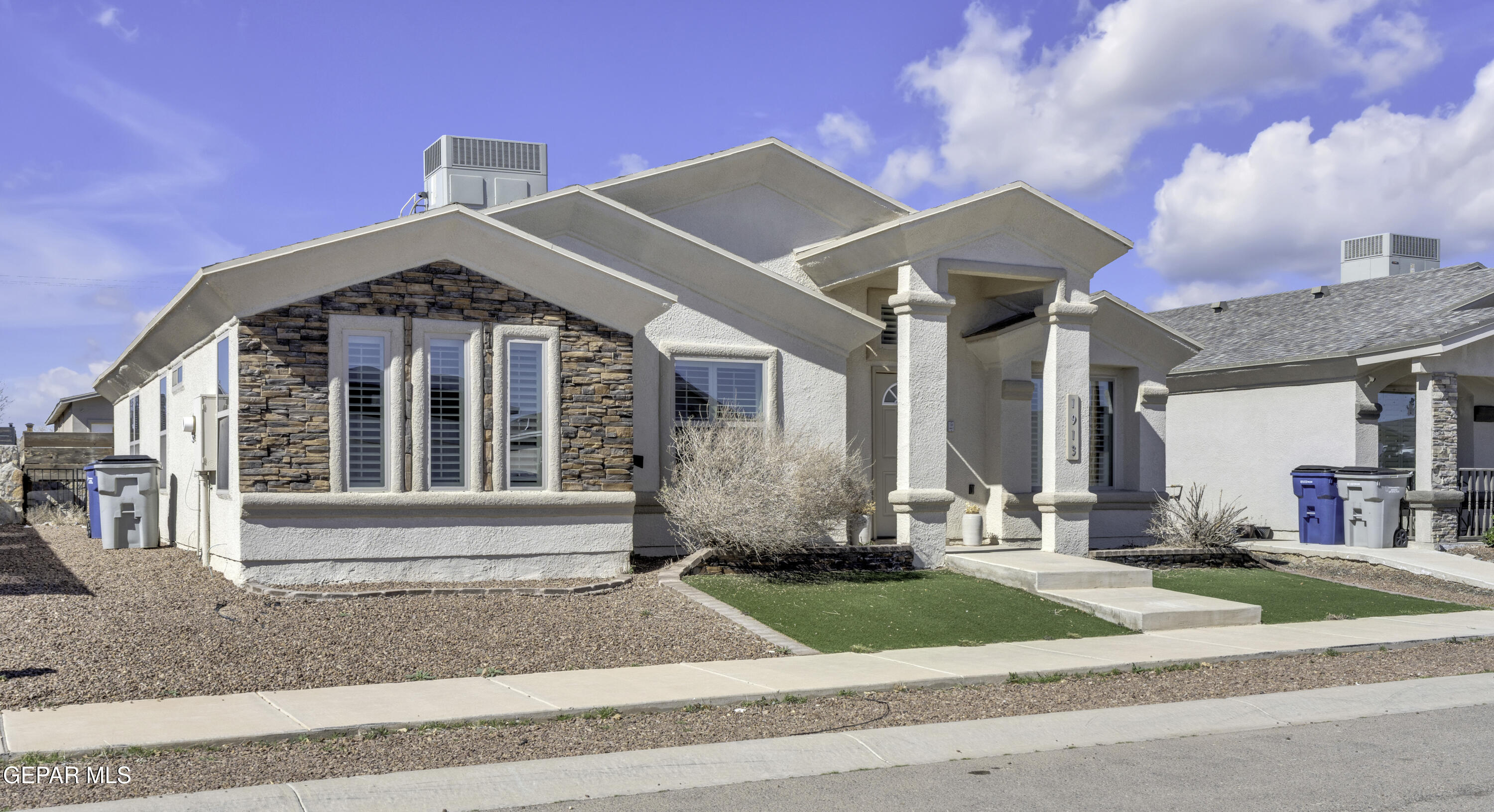 1913 William Caples Street